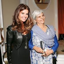 Zubeida Mustafa with Maria Shriver (Credit: Photogallery.indiatimes.com)