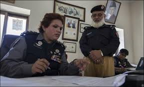 Pak women police (Credit: thenews.com.pk)