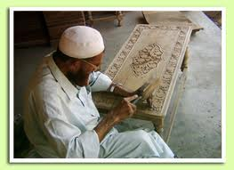 Wood carver in Swat (Credit: valleyswat.net)