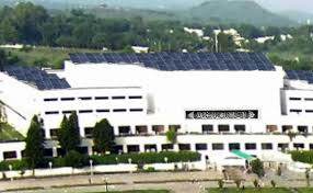 Solar panels on Pak parliament (Credit: mag.com)